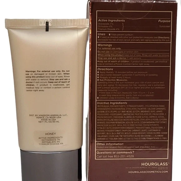 Hourglass Illusion Hyaluronic Skin Tint - Ivory - Picture 3 of 8